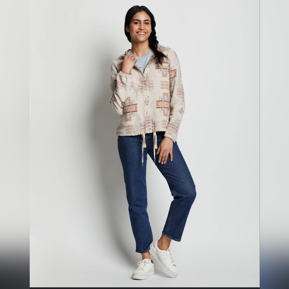 Pendleton Button Up Hooded Cropped Top - Picture 11 of 14